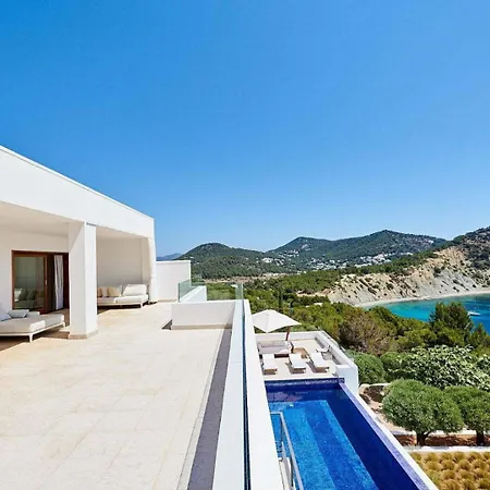 Casa Lines * Cala Llonga (Ibiza)